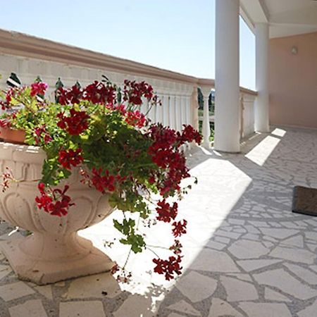 Di Vincenzo Inn อุลซิน ภายนอก รูปภาพ